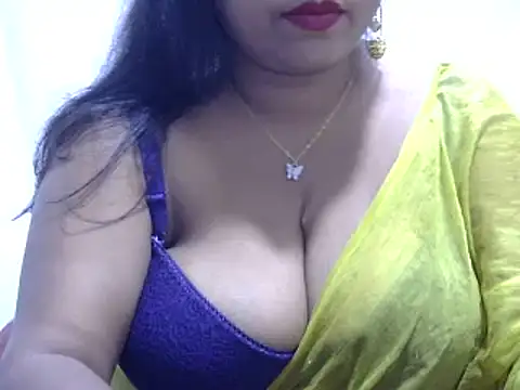 Snapshot of ROSEE_MERRYYYY chatting on 02/20/25, 05:41 ROSEE MERRYYYY online show from 02/20/25, 05:41