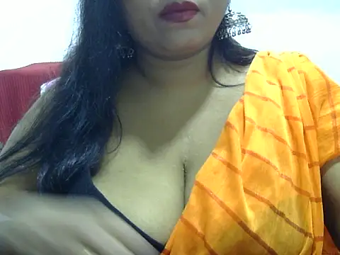 Snapshot of ROSEE_MERRYYYY chatting on 09/15/25, 07:03 ROSEE MERRYYYY online show from 09/15/25, 07:03