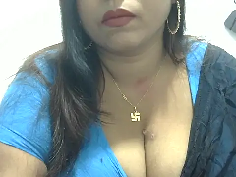 Snapshot of ROSEE_MERRYYYY chatting on 02/10/26, 05:23 ROSEE MERRYYYY online show from 02/10/26, 05:23