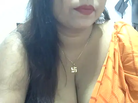 Snapshot of ROSEE_MERRYYYY chatting on 02/03/26, 11:37 ROSEE MERRYYYY online show from 02/03/26, 11:37