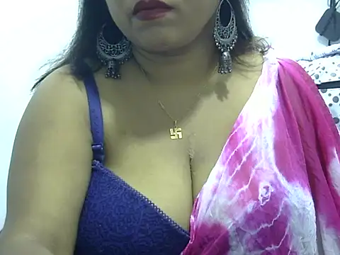 Snapshot of ROSEE_MERRYYYY chatting on 04/28/26, 05:17 ROSEE MERRYYYY online show from 04/28/26, 05:17