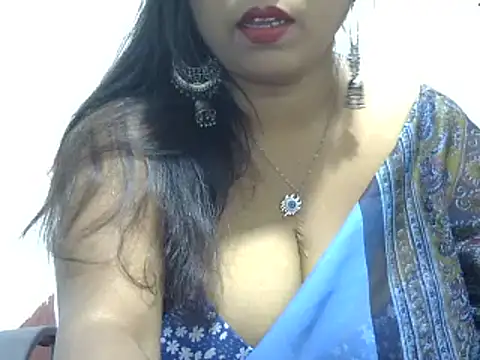 Snapshot of ROSEE_MERRYYYY chatting on 03/18/25, 09:45 ROSEE MERRYYYY online show from 03/18/25, 09:45