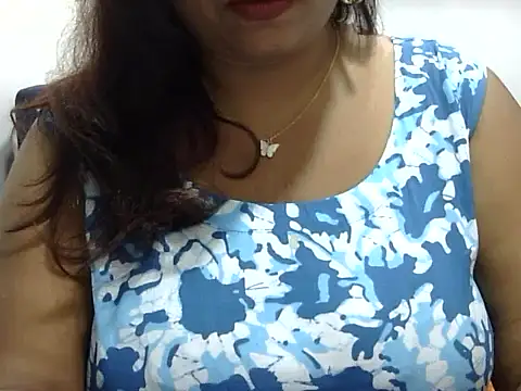 Snapshot of ROSEE_MERRYYYY chatting on 10/04/25, 01:34 ROSEE MERRYYYY online show from 10/04/25, 01:34