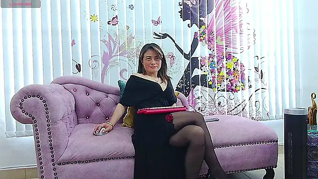 Snapshot of MarcelaFlores chatting on 05/11/26, 04:04 MarcelaFlores online show from 05/11/26, 04:04
