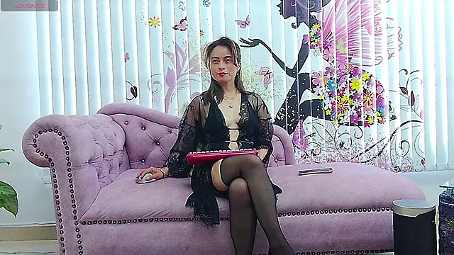 Snapshot of MarcelaFlores chatting on 04/30/26, 02:46 MarcelaFlores online show from 04/30/26, 02:46