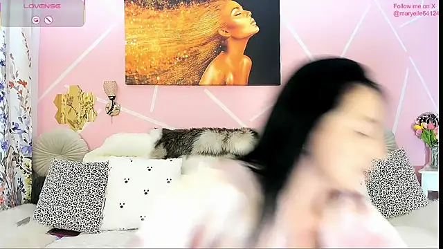 Maryelle online show from 12/21/25, 07:59