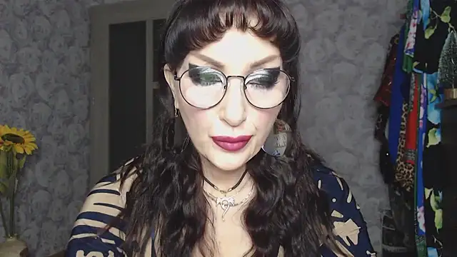 Aziza1 online show from 12/16/25, 12:53