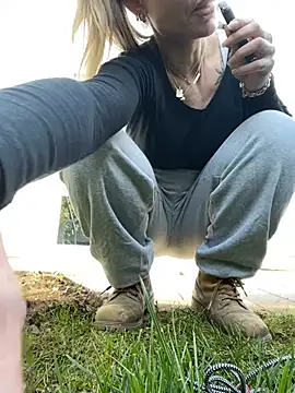 Etwas neugierig online show from 03/07/26, 09:48