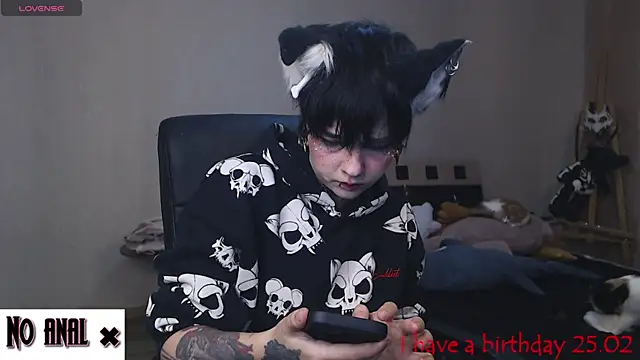 Snapshot of Dark__Elf chatting on 02/04/25, 10:24 Dark Elf online show from 02/04/25, 10:24