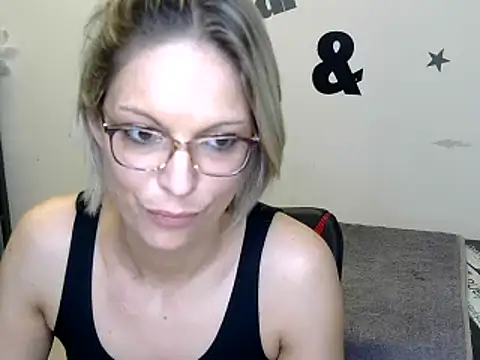 Snapshot of alixfeeling chatting on 12/06/24, 05:06 alixfeeling online show from 12/06/24, 05:06