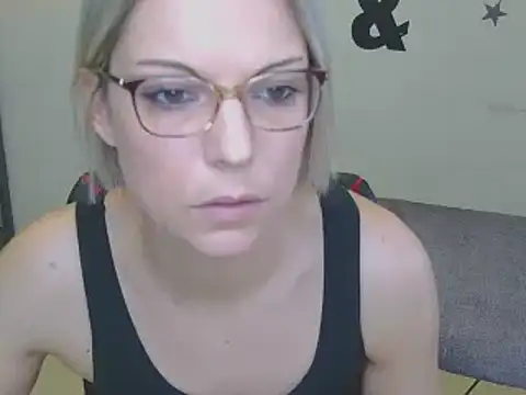 Snapshot of alixfeeling chatting on 01/09/25, 02:29 alixfeeling online show from 01/09/25, 02:29