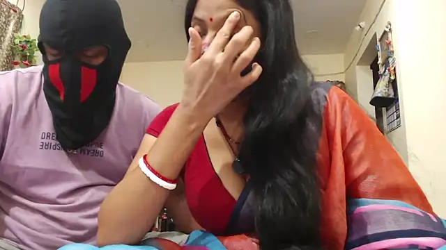 Snapshot of Elina_Raj chatting on 02/26/25, 05:42 Elina Raj online show from 02/26/25, 05:42