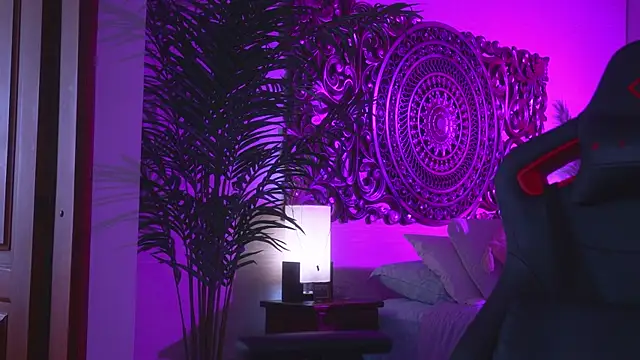 ambarEvans online show from 04/08/26, 05:03