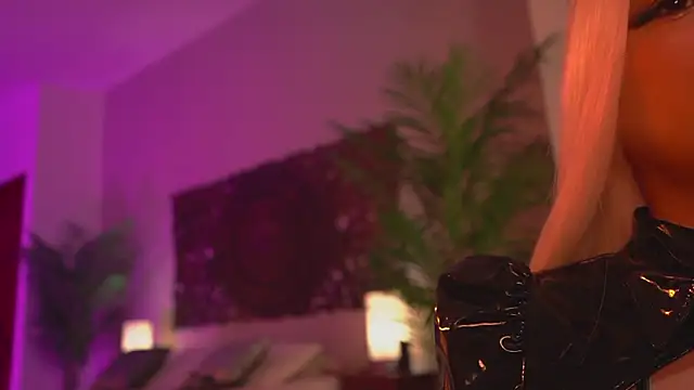 ambarEvans online show from 03/19/25, 10:42