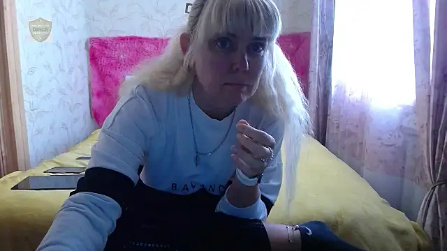 Snapshot of SunnySylvia chatting on 06/01/26, 06:02 SunnySylvia online show from 06/01/26, 06:02
