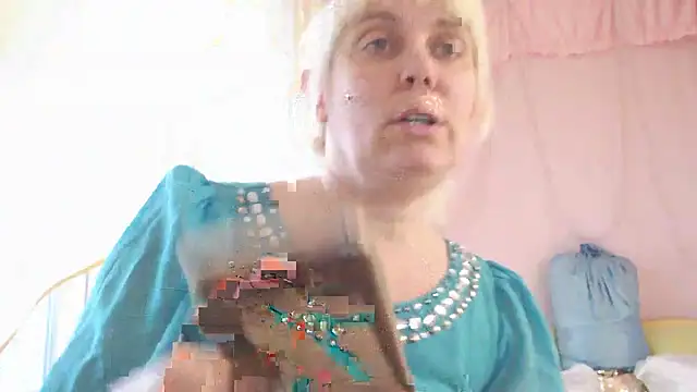 Snapshot of SunnySylvia chatting on 02/25/26, 12:49 SunnySylvia online show from 02/25/26, 12:49