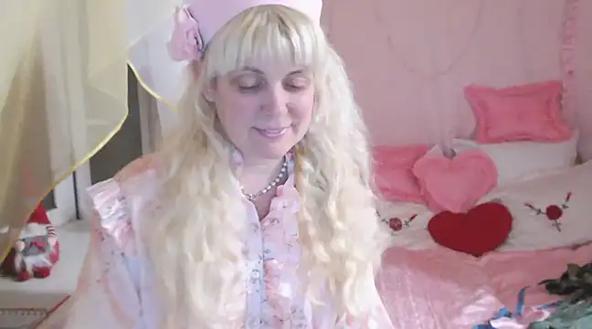 Snapshot of SunnySylvia chatting on 02/18/25, 05:09 SunnySylvia online show from 02/18/25, 05:09