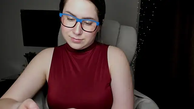 SeasonalSomeone online show from 11/28/25, 08:42