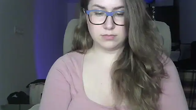 SeasonalSomeone online show from 05/17/26, 11:27