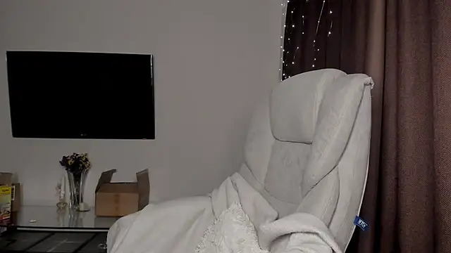 SeasonalSomeone online show from 11/21/25, 03:11