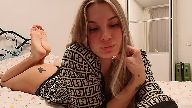 Snapshot of Eziliz chatting on 11/09/25, 10:14 Eziliz online show from 11/09/25, 10:14