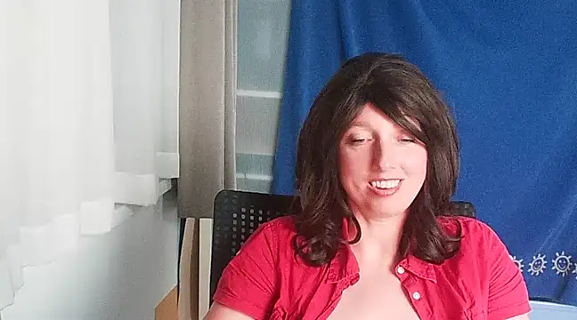 Snapshot of hotdestany chatting on 02/19/25, 04:33 hotdestany online show from 02/19/25, 04:33