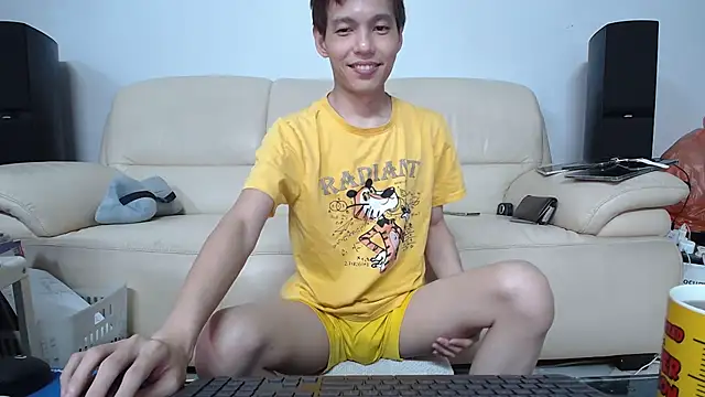Snapshot of andrewooi chatting on 07/12/26, 12:50 andrewooi online show from 07/12/26, 12:50