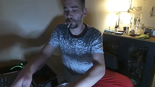 Ethangay online show from 10/30/25, 04:37