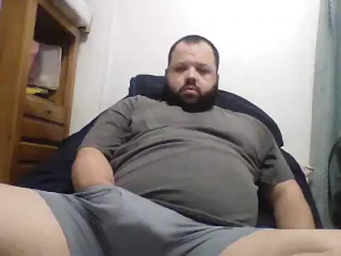 Snapshot of Strongbutgentle36 chatting on 03/06/25, 03:24 Strongbutgentle36 online show from 03/06/25, 03:24