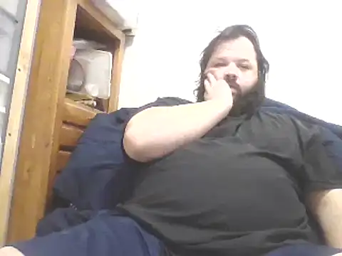 Snapshot of Strongbutgentle36 chatting on 01/05/25, 11:44 Strongbutgentle36 online show from 01/05/25, 11:44