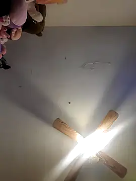 Snapshot of MaddyC6992 chatting on 12/18/24, 04:38 MaddyC6992 online show from 12/18/24, 04:38