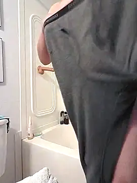 Snapshot of MaddyC6992 chatting on 02/18/25, 05:09 MaddyC6992 online show from 02/18/25, 05:09