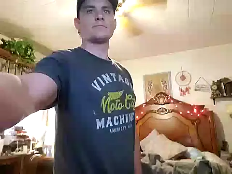 Snapshot of MaddyC6992 chatting on 01/16/25, 03:56 MaddyC6992 online show from 01/16/25, 03:56