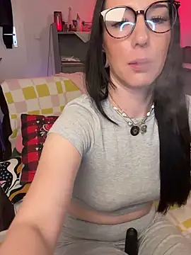 Trixie-Tainted online show from 12/13/25, 09:43