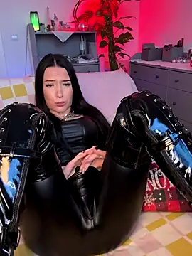 Trixie-Tainted online show from 12/18/25, 02:43