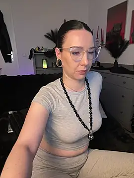 Trixie-Tainted online show from 02/10/26, 04:17