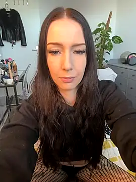 Trixie-Tainted online show from 10/19/25, 12:41