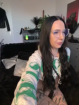 Trixie-Tainted online show from 03/03/26, 04:47