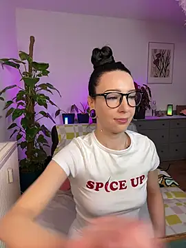 Snapshot of Trixie-Tainted chatting on 03/17/25, 11:00 Trixie-Tainted online show from 03/17/25, 11:00