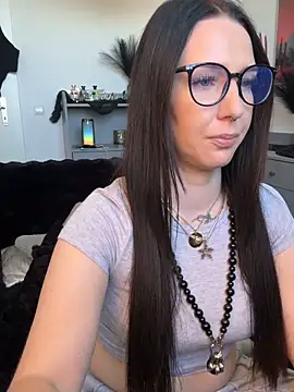 Trixie-Tainted online show from 04/08/26, 02:18