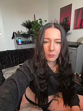 Trixie-Tainted online show from 05/11/26, 07:32
