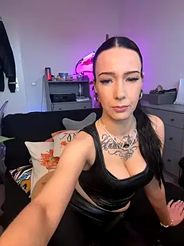 Trixie-Tainted online show from 11/10/25, 03:06