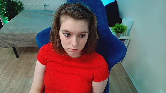 Snapshot of CranberryHot chatting on 06/06/26, 03:28 CranberryHot online show from 06/06/26, 03:28