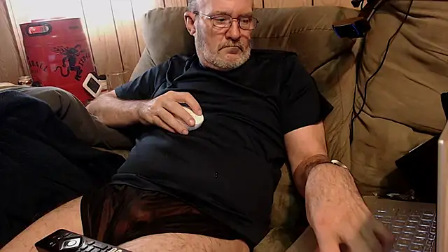 snickers1 online show from 12/22/25, 01:39