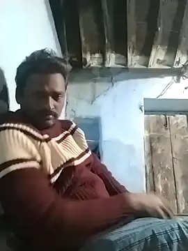 Snapshot of rohanhotguy chatting on 12/15/25, 04:24 rohanhotguy online show from 12/15/25, 04:24