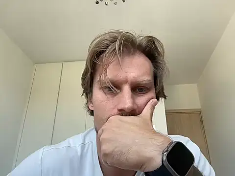 fmodel online show from 04/23/26, 10:22