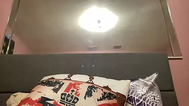 Creamesensation online show from 02/11/25, 06:08