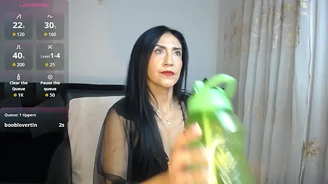 Snapshot of _steffy_ chatting on 09/10/25, 02:10 steffy online show from 09/10/25, 02:10