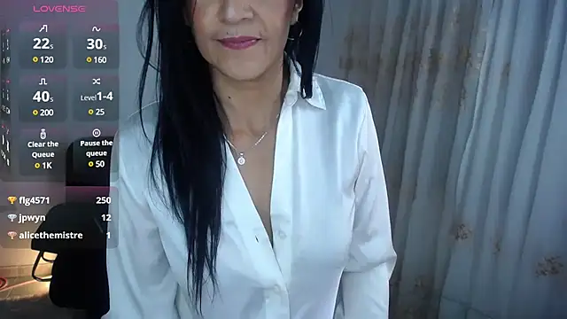 Snapshot of _steffy_ chatting on 02/25/25, 02:36 steffy online show from 02/25/25, 02:36