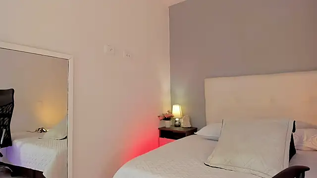 Snapshot of NataliaBuiles chatting on 11/30/25, 06:09 NataliaBuiles online show from 11/30/25, 06:09